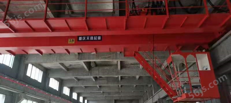 重庆钢铁采购多台单双梁起重机安装现场