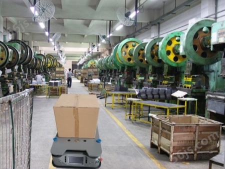 米海AGV机器人应用在五金制品行业